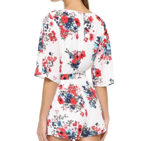 Cupcakes and Cashmere Kirei Floral Romper - Picture 2 of 8